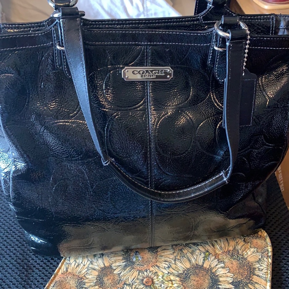 COACH New Black patent leather handbag BEAUTIFUL